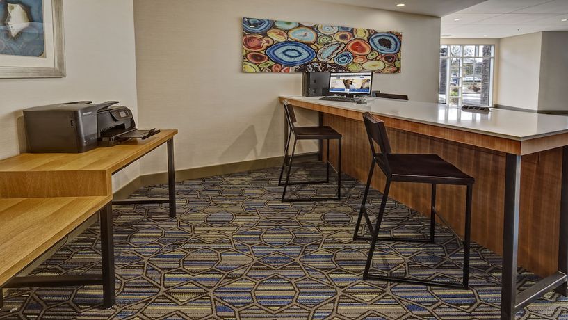 Imagen general del Hotel Holiday Inn Express Louisville Airport Expo Center, An Ihg. Foto 2
