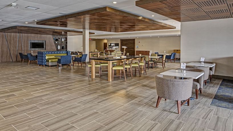 Imagen del bar/restaurante del Hotel Holiday Inn Express Louisville Airport Expo Center, An Ihg. Foto 4