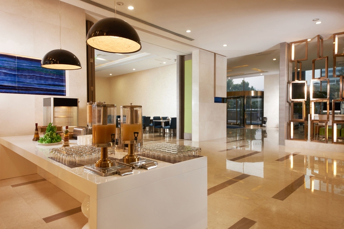 Imagen del bar/restaurante del Hotel Holiday Inn Express Luoyang City Center, An Ihg. Foto 2