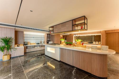 Imagen general del Hotel Holiday Inn Express Luoyang Longmen, an IHG. Foto 10