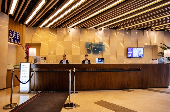 Imagen de los interiores del Hotel Holiday Inn Express Luoyang Xiyuan. Foto 19