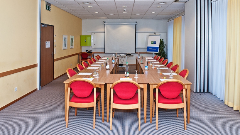 Imagen de los interiores del Hotel Holiday Inn Express Luzern - Neuenkirch, An Ihg. Foto 11