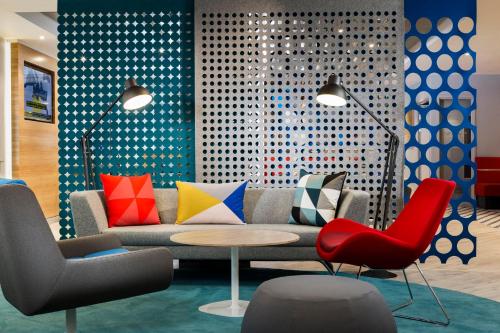 Imagen general del Hotel Holiday Inn Express - Madrid - Airport, an IHG. Foto 3