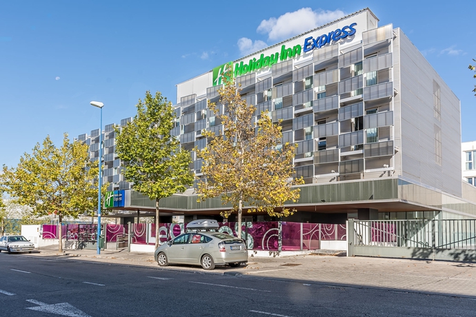 Imagen de los exteriores del Hotel Holiday Inn Express Madrid-leganes, An Ihg. Foto 12