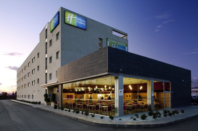 Imagen de los exteriores del Hotel Holiday Inn Express Malaga Airport, An Ihg. Foto 7