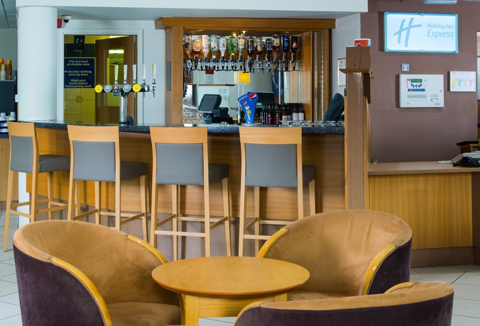 Imagen de los interiores del Hotel Holiday Inn Express Manchester East. Foto 16
