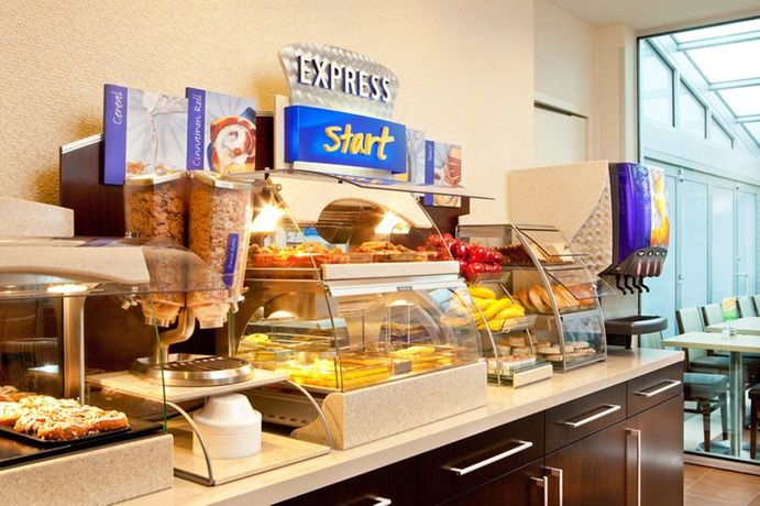 Imagen del bar/restaurante del Hotel Holiday Inn Express Manhattan Times Square South. Foto 5