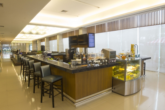 Imagen del bar/restaurante del Hotel Holiday Inn Express Manila Newport City, An Ihg. Foto 3