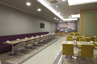 Imagen del bar/restaurante del Hotel Holiday Inn Express Manisa - West, An Ihg. Foto 3