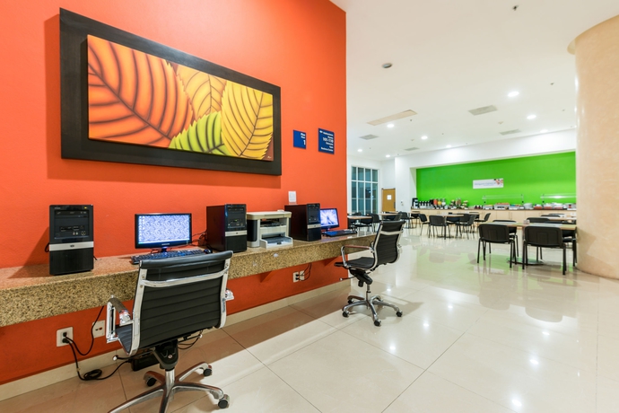 Imagen de los interiores del Hotel Holiday Inn Express Manzanillo, An Ihg. Foto 12