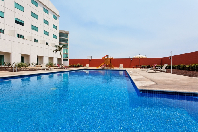Imagen de la piscina del Hotel Holiday Inn Express Manzanillo, An Ihg. Foto 16