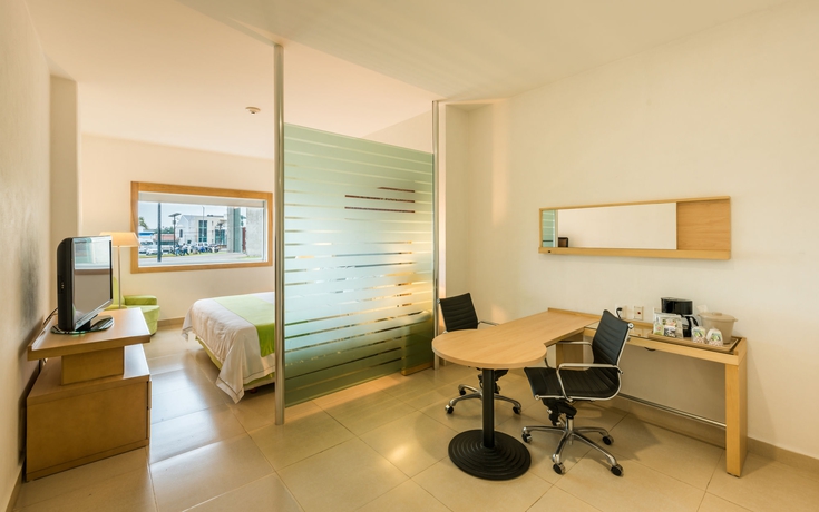 Imagen de la habitación del Hotel Holiday Inn Express Manzanillo, An Ihg. Foto 7