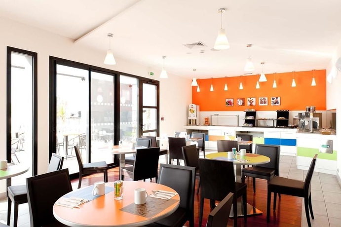 Imagen del bar/restaurante del Hotel Holiday Inn Express Marseille Airport. Foto 5