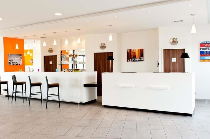 Imagen de los interiores del Hotel Holiday Inn Express Marseille Airport. Foto 16