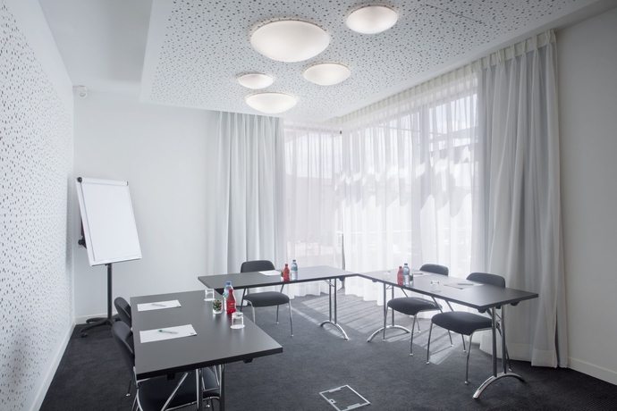 Imagen de los interiores del Hotel Holiday Inn Express Marseille - Saint Charles, An Ihg. Foto 14