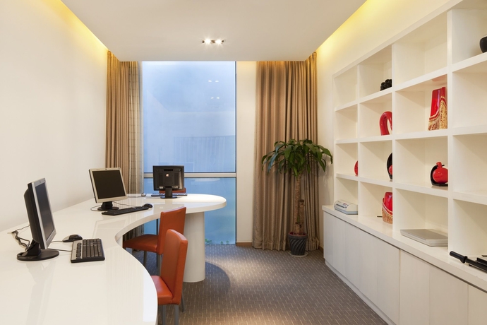 Imagen de los interiores del Hotel Holiday Inn Express Meilong. Foto 11