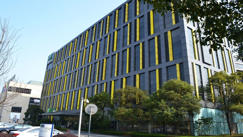 Imagen de los exteriores del Hotel Holiday Inn Express Meilong. Foto 9