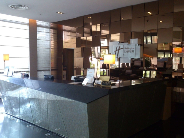 Imagen de los interiores del Hotel Holiday Inn Express Meilong. Foto 14