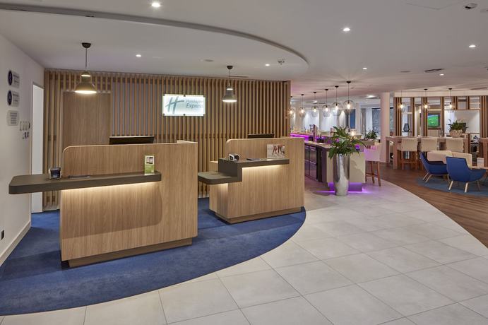 Imagen de los interiores del Hotel Holiday Inn Express Merzig. Foto 18