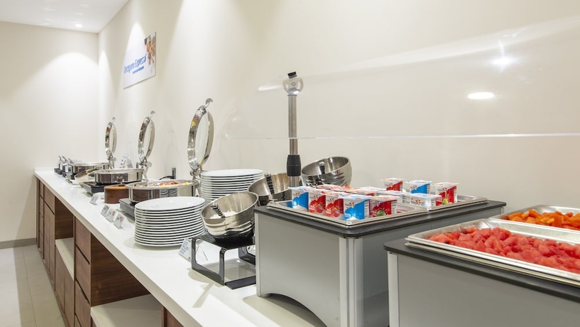 Imagen del bar/restaurante del Hotel Holiday Inn Express Mexico Basilica, An Ihg. Foto 3