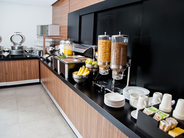 Imagen del bar/restaurante del Hotel Holiday Inn Express Mexico City Satelite, an IHG Hotel. Foto 6