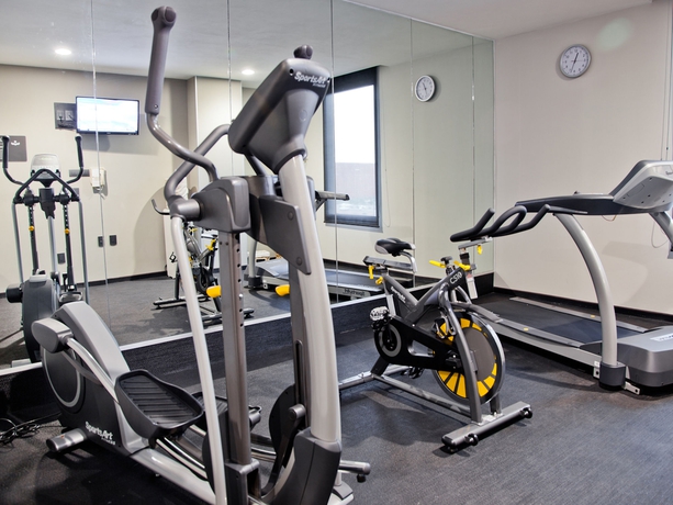 Imagen de los interiores del Hotel Holiday Inn Express Mexico City Satelite, an IHG Hotel. Foto 16