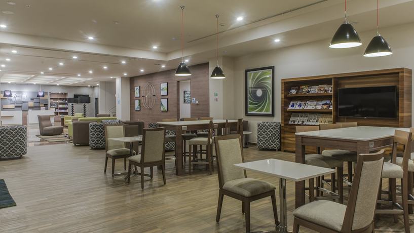 Imagen del bar/restaurante del Hotel Holiday Inn Express Mexico - Toreo. Foto 2