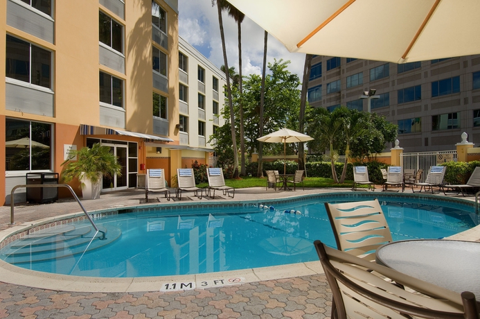 Imagen de la piscina del Hotel Holiday Inn Express Miami Airport Doral Area. Foto 14