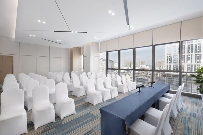 Imagen de los interiores del Hotel Holiday Inn Express Mianyang Jiangyou, an IHG Hotel. Foto 9