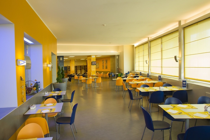 Imagen del bar/restaurante del Hotel Holiday Inn Express Milan Malpensa Airport. Foto 4