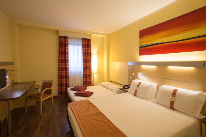 Imagen de la habitación del Hotel Holiday Inn Express Milan Malpensa Airport. Foto 6