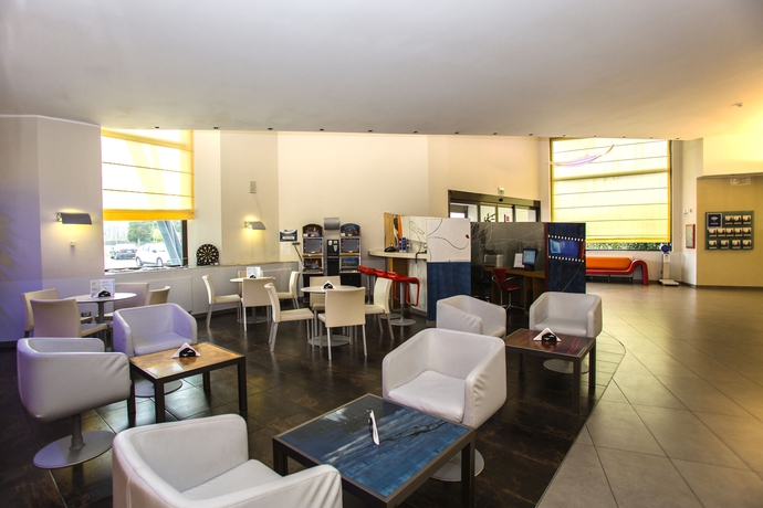 Imagen de los interiores del Hotel Holiday Inn Express Milan Malpensa Airport. Foto 15