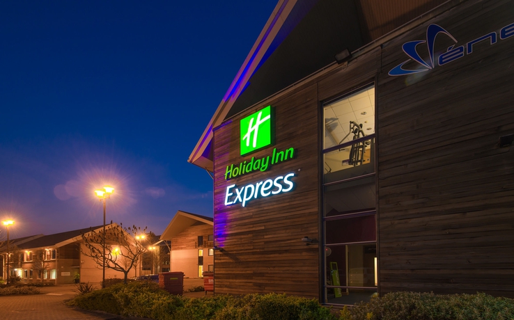 Imagen de los exteriores del Hotel Holiday Inn Express Milton Keynes, An Ihg. Foto 15