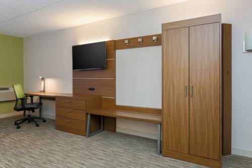 Imagen de la habitación del Hotel Holiday Inn Express Milwaukee - West Medical Cente. Foto 12