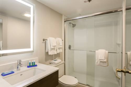 Imagen de la habitación del Hotel Holiday Inn Express Milwaukee - West Medical Cente. Foto 13