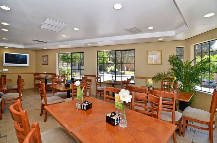 Imagen del bar/restaurante del Hotel Holiday Inn Express Mira Mesa-san Diego, An Ihg. Foto 4