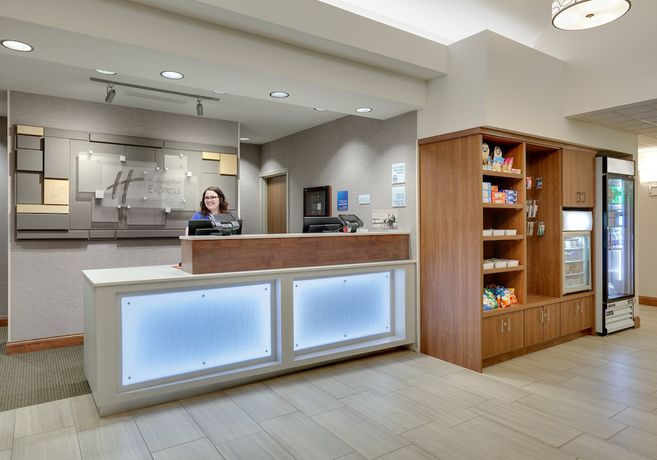 Imagen de los interiores del Hotel Holiday Inn Express Mitchell, An Ihg. Foto 16