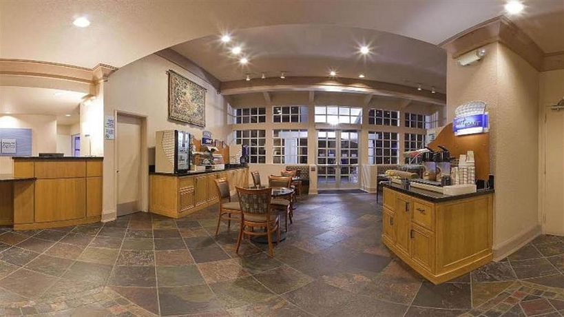 Imagen del bar/restaurante del Hotel Holiday Inn Express Monterey-cannery Row, An Ihg. Foto 4