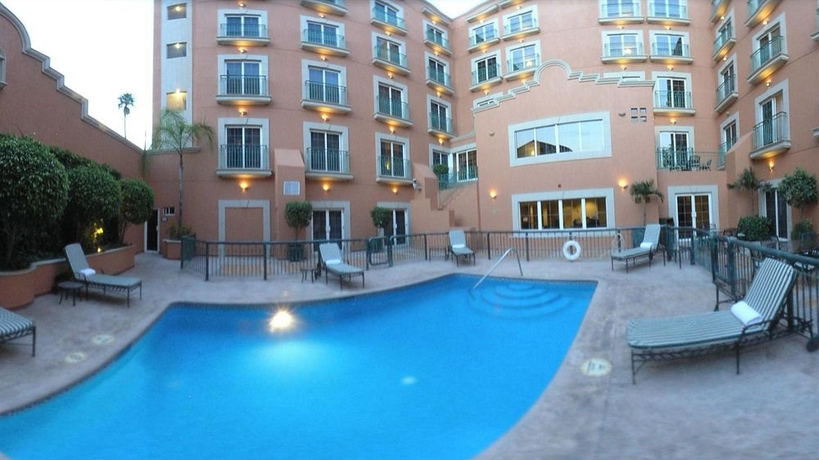 Imagen de la piscina del Hotel Holiday Inn Express Monterrey Galerias-Sn Jeronimo. Foto 14