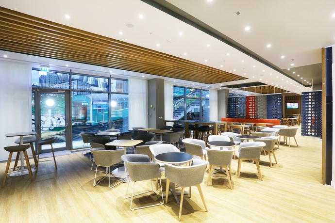 Imagen del bar/restaurante del Hotel Holiday Inn Express Moscow-paveletskaya, An Ihg. Foto 3