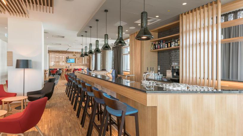 Imagen del bar/restaurante del Hotel Holiday Inn Express Munich City West, An Ihg. Foto 2