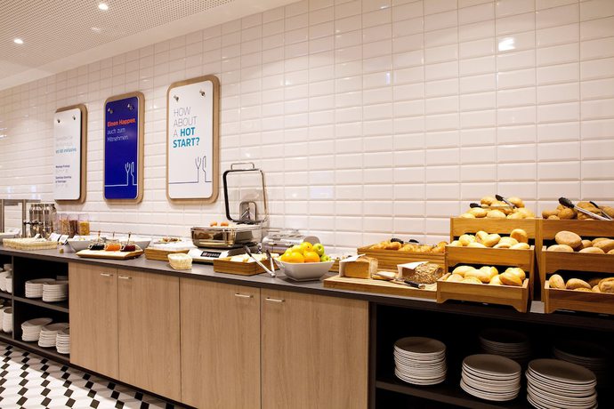 Imagen del bar/restaurante del Hotel Holiday Inn Express Munich - Olympiapark, An Ihg. Foto 2