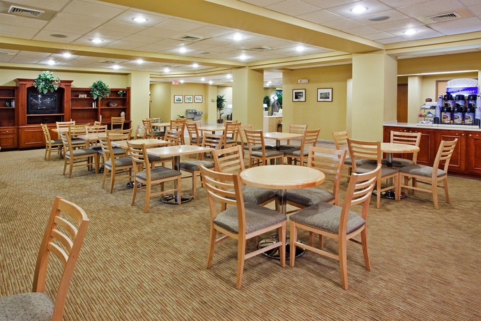 Imagen del bar/restaurante del Hotel Holiday Inn Express Myrtle Beach-broadway At The Beach, An Ihg. Foto 5