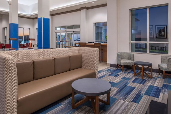 Imagen de los interiores del Hotel Holiday Inn Express Mystic, An Ihg. Foto 17