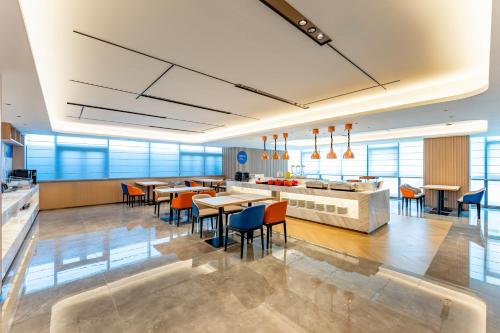 Imagen general del Hotel Holiday Inn Express Nanjing Riverside, an IHG. Foto 6