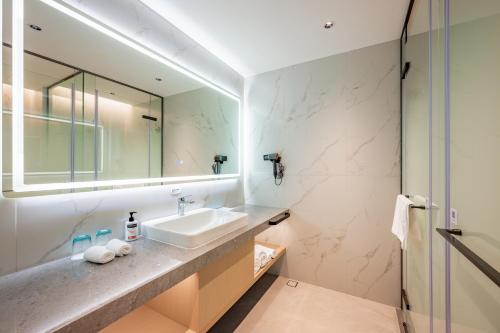 Imagen de la habitación del Hotel Holiday Inn Express Nanjing Riverside, an IHG. Foto 14