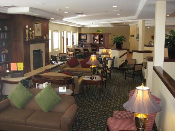 Imagen de los interiores del Hotel Holiday Inn Express Naperville. Foto 7