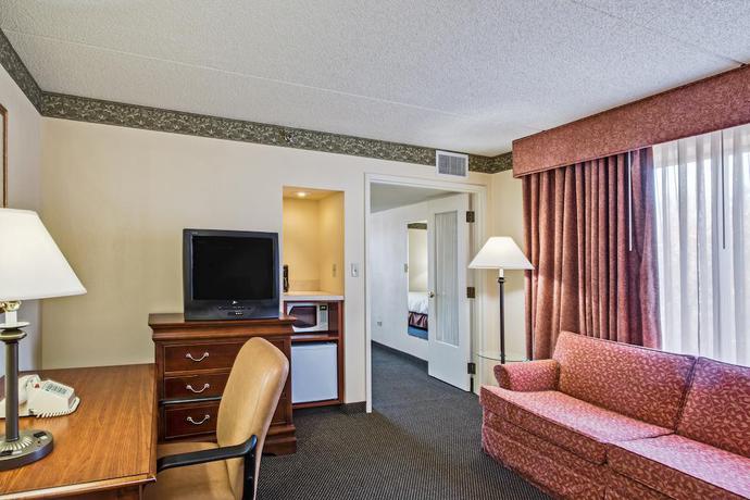Imagen de la habitación del Hotel Holiday Inn Express Naperville. Foto 3
