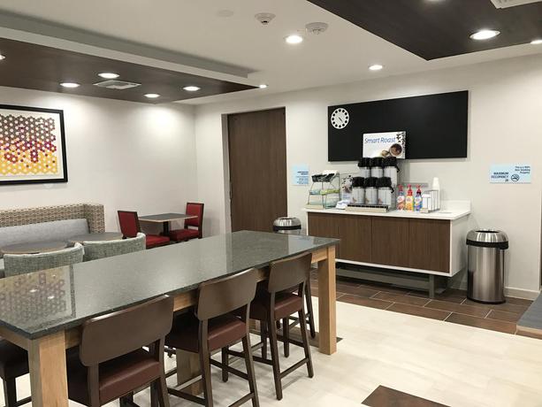 Imagen general del Hotel Holiday Inn Express Naples South I-75. Foto 2