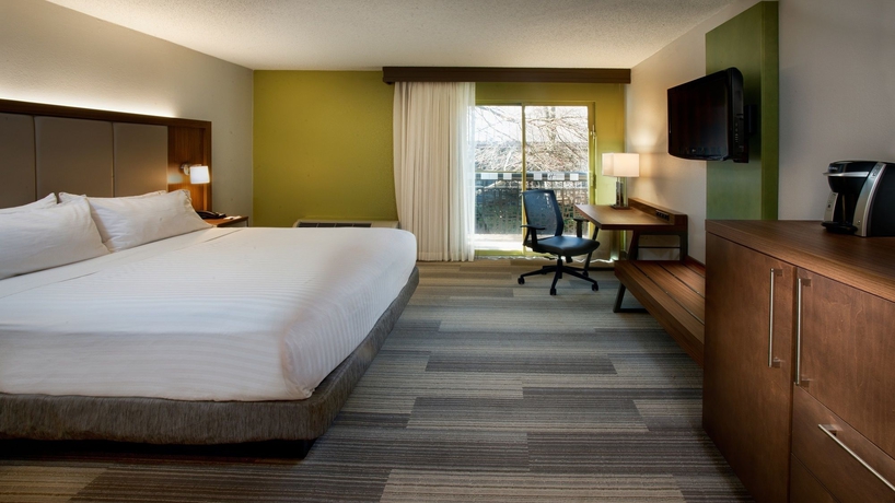 Imagen de la habitación del Hotel Holiday Inn Express Nashville Airport. Foto 8